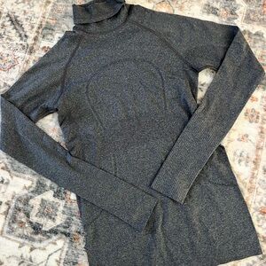 Lululemon Athletica swiftly tech turtle neck